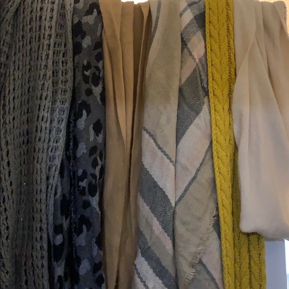 SCARF BUNDLE! 6 GREAT SCARVES FOR $25!! - Picture 1 of 2